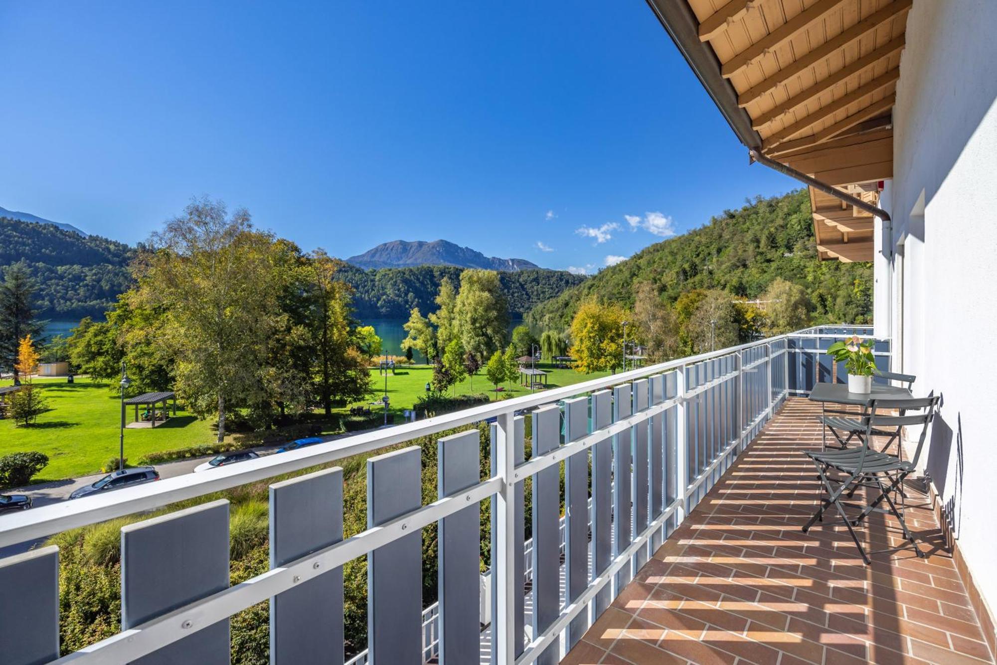 Hotel Al Sorriso Greenpark & Wellness Левико Терме Стая снимка