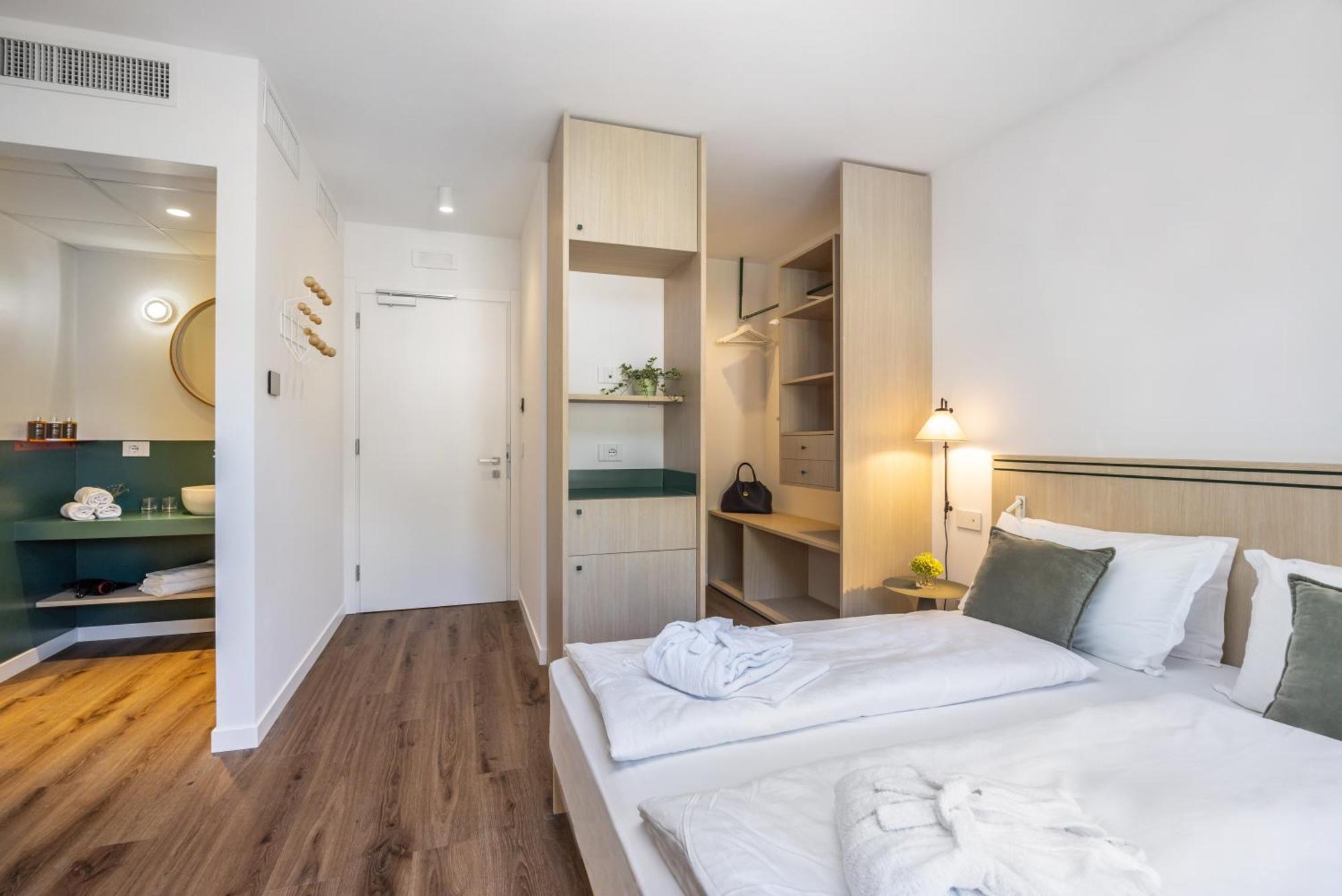 Hotel Al Sorriso Greenpark & Wellness Левико Терме Стая снимка